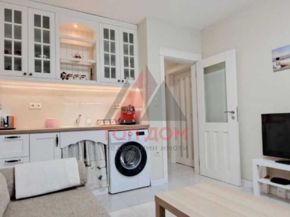 Дава се под наем Двустаен апартамент в Варна, Зимно кино Тракия - 100 кв.м за 960 € - Снимка #1