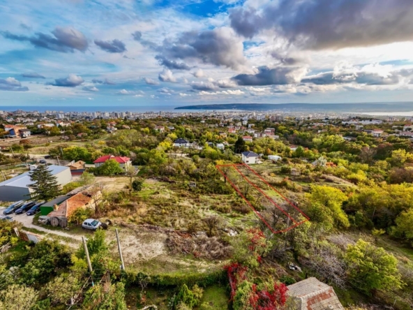 Парцел в Варна, Базар Левски - 2107 кв.м за 51 €/кв.м - Снимка #1