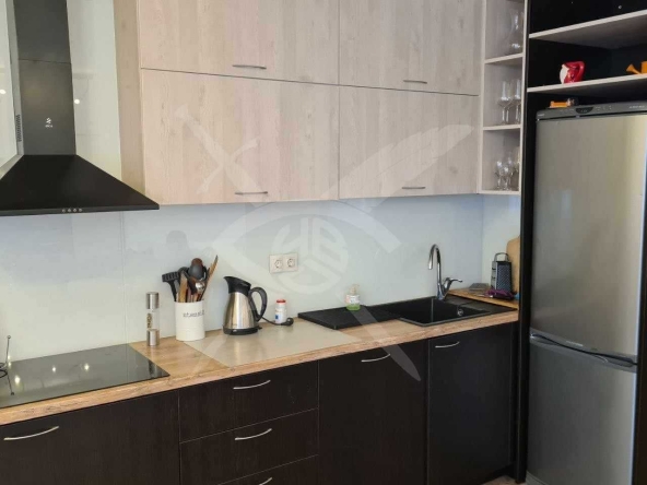 Дава се под наем Тристаен апартамент в к.к. Златни пясъци - 103 кв.м за 448.8 € - Снимка #1