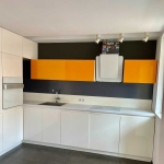 Дава се под наем Тристаен апартамент в Пловдив, Център - 95 кв.м за 425 € - Снимка #1