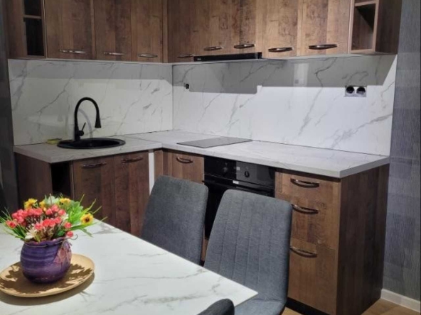 Тристаен апартамент в Пловдив, Кършияка - 70 кв.м за 1929 €/кв.м - Снимка #1