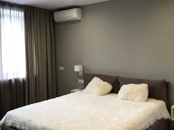 Дава се под наем Двустаен апартамент в София, Център - 56 кв.м за 387.6 € - Снимка #1