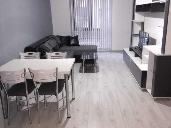 Дава се под наем Тристаен апартамент в Пловдив, Кършияка - 86 кв.м за 400 € - Снимка #1