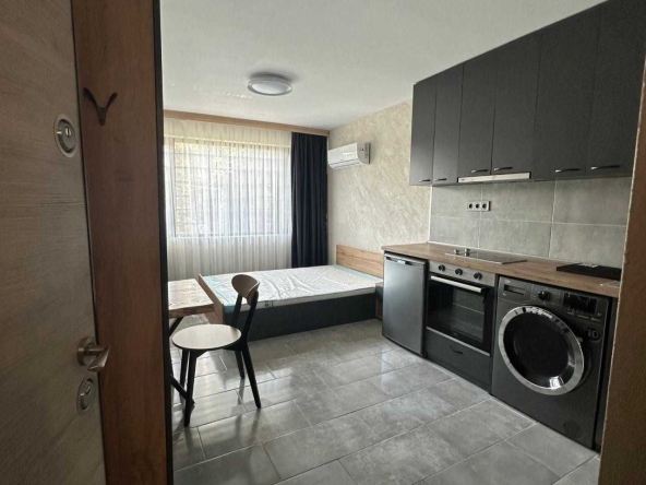 Дава се под наем Едностаен апартамент в Пловдив, Младежки Хълм - 48 кв.м за 298.86 € - Снимка #1