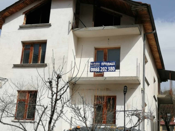 Етаж от къща в Смолян, Стар център - 235 кв.м за 320 €/кв.м - Снимка #1