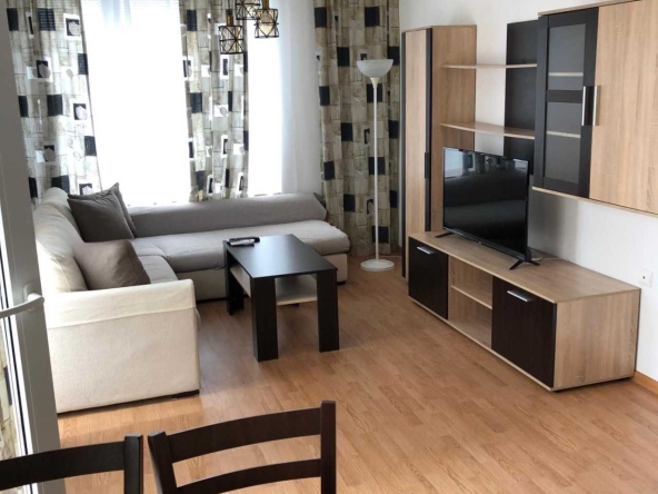 Дава се под наем Тристаен апартамент в Пловдив, Гагарин - 110 кв.м за 425 € - Снимка #1