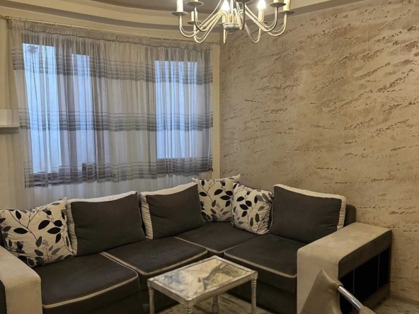 Дава се под наем Тристаен апартамент в Пловдив, Център - 90 кв.м за 450 € - Снимка #1