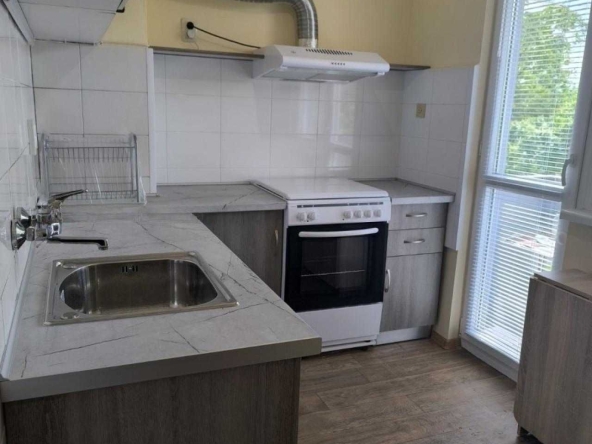 Дава се под наем Едностаен апартамент в Пловдив, Изгрев - 40 кв.м за 275 € - Снимка #1