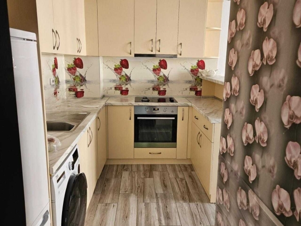 Дава се под наем Тристаен апартамент в Пловдив, Южен - 98 кв.м за 400 € - Снимка #1