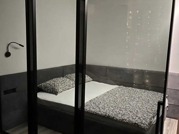 Дава се под наем Двустаен апартамент в София, Център - 56 кв.м за 407.49 € - Снимка #1