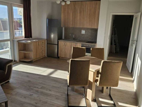 Двустаен апартамент в Пловдив, Остромила - 79 кв.м за 5 €/кв.м - Снимка #1