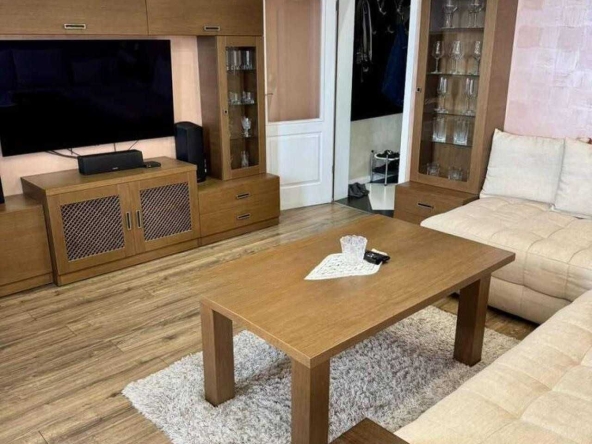 Двустаен апартамент в Пловдив, Център - 63 кв.м за 891 €/кв.м - Снимка #1