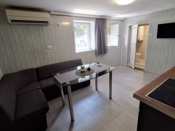 Двустаен апартамент в Пловдив, Център - 45 кв.м за 2178 €/кв.м - Снимка #1