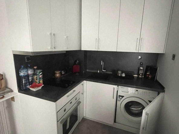 Дава се под наем Двустаен апартамент в Пловдив, Кършияка - 60 кв.м за 325 € - Снимка #1