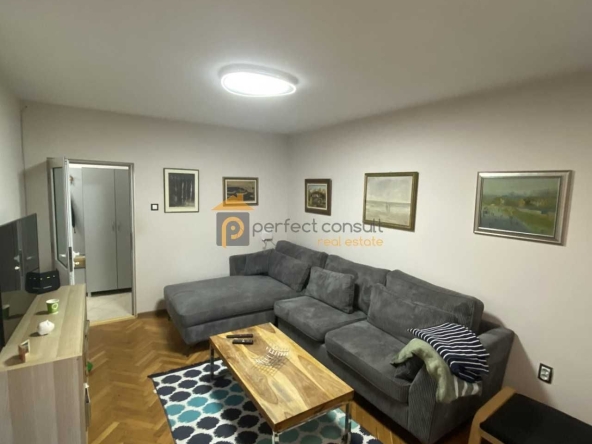 Двустаен апартамент в Пловдив, Център - 90 кв.м за 5 €/кв.м - Снимка #1
