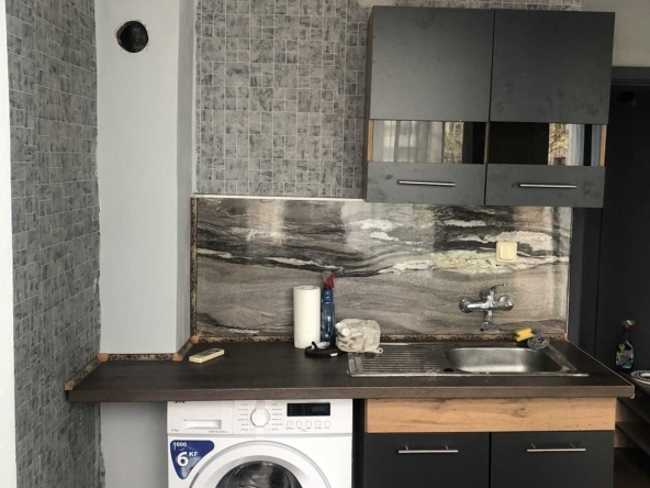 Дава се под наем Едностаен апартамент в Пловдив, Кършияка - 30 кв.м за 225 € - Снимка #1