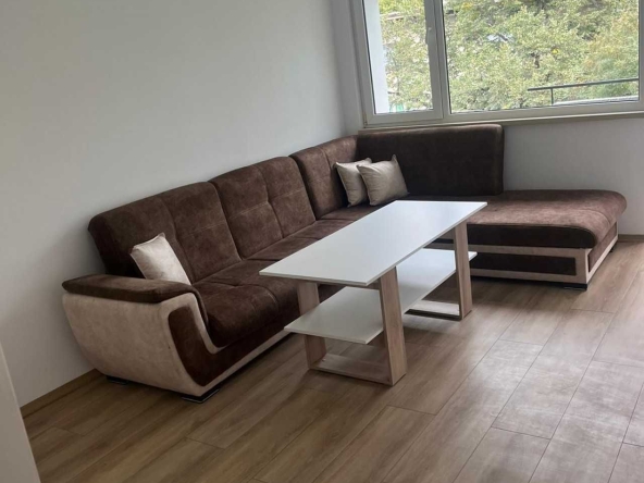 Дава се под наем Двустаен апартамент в Пловдив, Изгрев - 55 кв.м за 300 € - Снимка #1