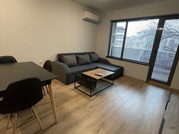 Дава се под наем Двустаен апартамент в Пловдив, Център - 60 кв.м за 325 € - Снимка #1