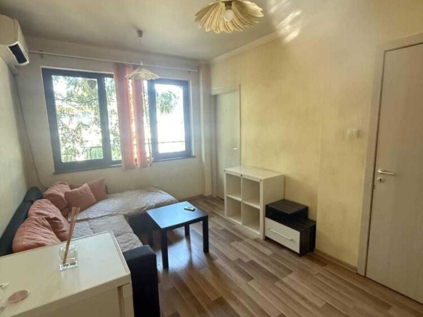 Двустаен апартамент в Пловдив, Център - 38 кв.м за 2961 €/кв.м - Снимка #1