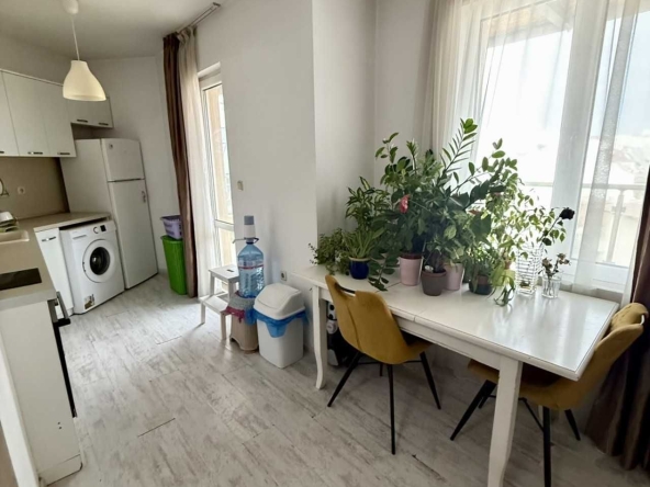 Дава се под наем Двустаен апартамент в Пловдив, Мараша - 60 кв.м за 438.6 € - Снимка #1