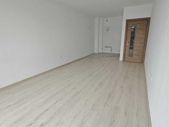 Двустаен апартамент в Пловдив, Център - 61 кв.м за 911 €/кв.м - Снимка #1