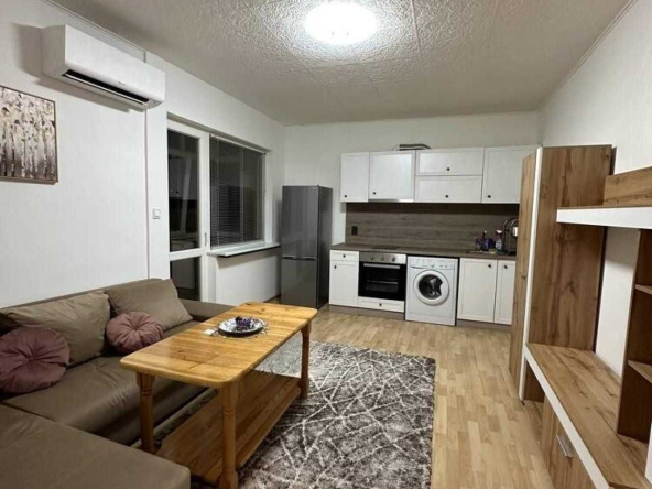 Дава се под наем Тристаен апартамент в Пловдив, Тракия - 64 кв.м за 448.8 € - Снимка #1