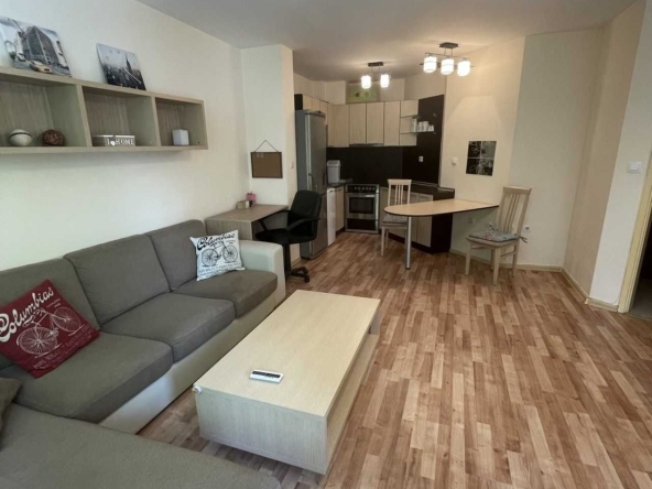 Дава се под наем Двустаен апартамент в Пловдив, Младежки Хълм - 80 кв.м за 318.75 € - Снимка #1