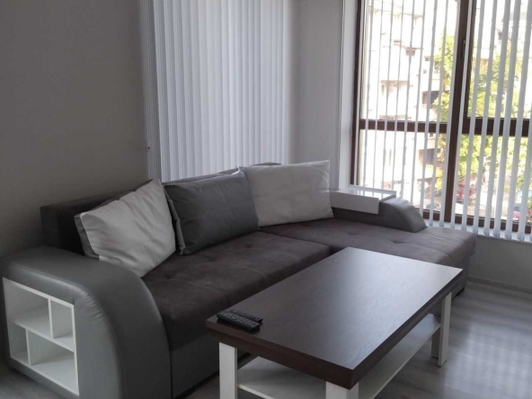 Дава се под наем Тристаен апартамент в Пловдив, Мараша - 80 кв.м за 398.82 € - Снимка #1