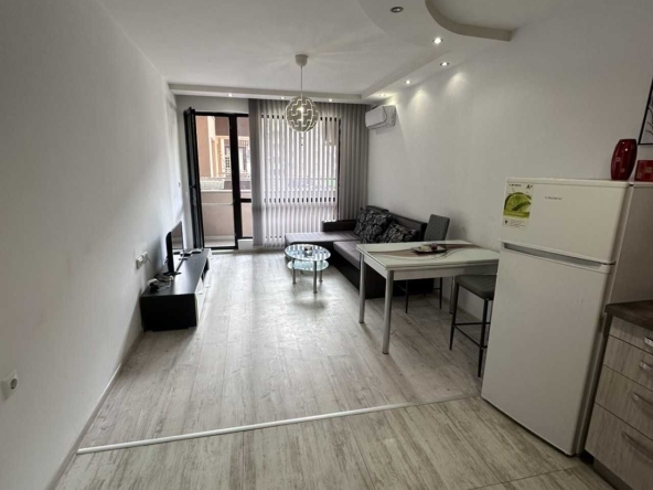 Дава се под наем Тристаен апартамент в Пловдив, Южен - 97 кв.м за 423.81 € - Снимка #1