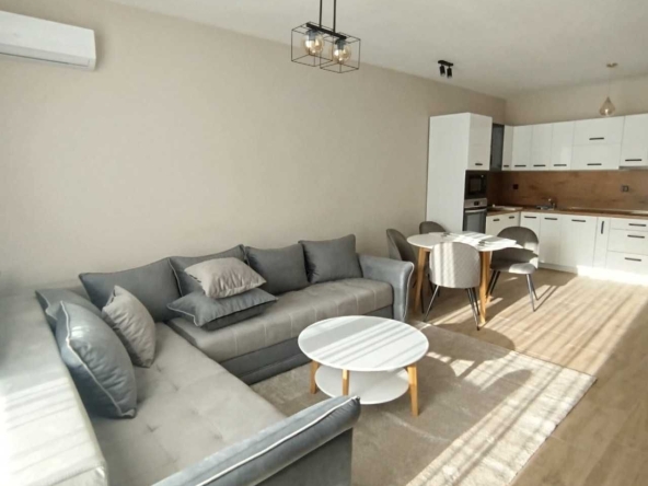 Дава се под наем Двустаен апартамент в Пловдив, Тракия - 73 кв.м за 448.8 € - Снимка #1