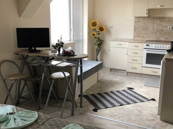 Дава се под наем Едностаен апартамент в Пловдив, Кършияка - 40 кв.м за 250 € - Снимка #1