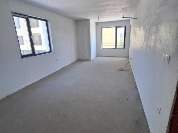 Тристаен апартамент в Пловдив, Остромила - 95 кв.м за 1790 €/кв.м - Снимка #1