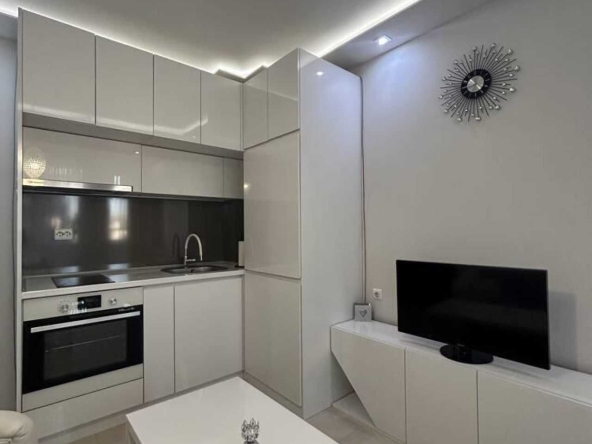 Едностаен апартамент в Пловдив, Център - 36 кв.м за 1528 €/кв.м - Снимка #1