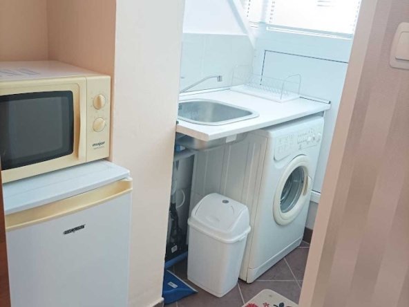 Дава се под наем Едностаен апартамент в Пловдив, Младежки Хълм - 40 кв.м за 190 € - Снимка #1