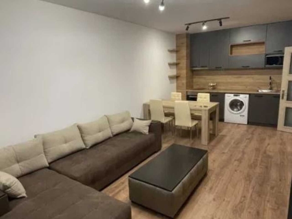 Дава се под наем Тристаен апартамент в Пловдив, Остромила - 70 кв.м за 385 € - Снимка #1