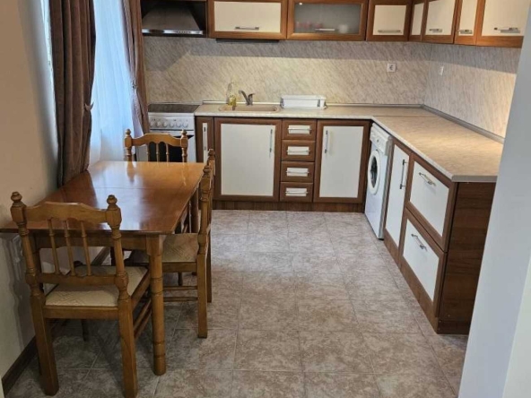 Дава се под наем Тристаен апартамент в Пловдив, Прослав - 90 кв.м за 300 € - Снимка #1