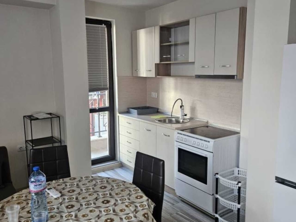 Дава се под наем Тристаен апартамент в Пловдив, Център - 87 кв.м за 398.82 € - Снимка #1