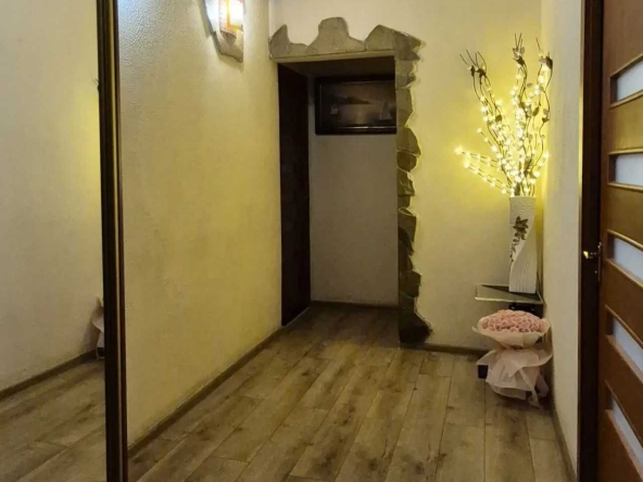 Дава се под наем Двустаен апартамент в София, Център - 55 кв.м за 402.9 € - Снимка #1