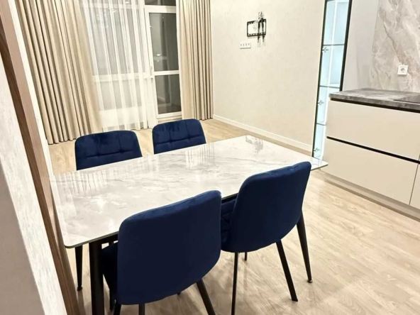 Дава се под наем Двустаен апартамент в София, Зона Б-18 - 60 кв.м за 561 € - Снимка #1