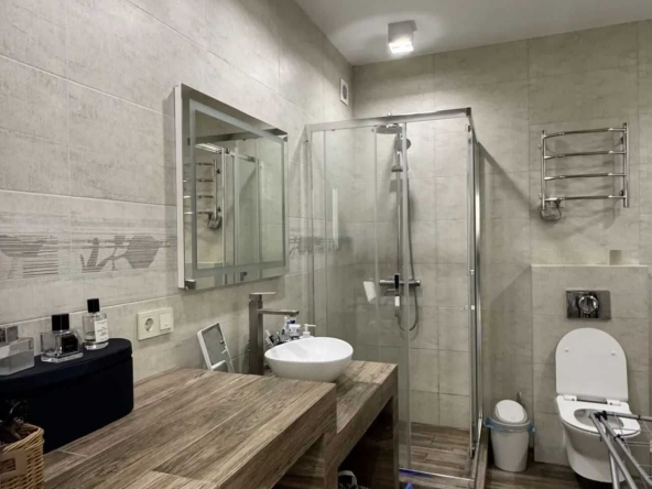 Дава се под наем Тристаен апартамент в София, Център - 55 кв.м за 436.05 € - Снимка #1