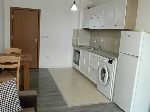 Дава се под наем Едностаен апартамент в Пловдив, Гагарин - 30 кв.м за 298.86 € - Снимка #1