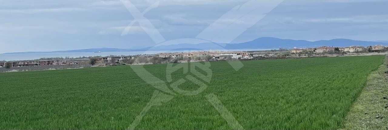 Парцел в Поморие - 5600 кв.м за 21 €/кв.м - Снимка #1