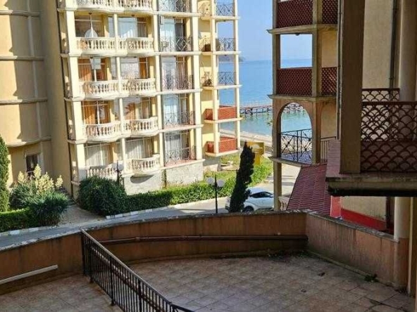 Двустаен апартамент в к.к. Елените - 63 кв.м за 793 €/кв.м - Снимка #1