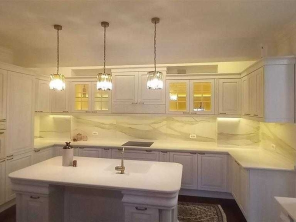 Дава се под наем Тристаен апартамент в с. Оборище, Област Пазарджик - 90 кв.м за 663 € - Снимка #1