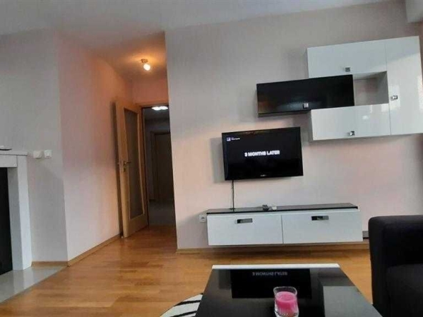 Дава се под наем Двустаен апартамент в Бургас, Зорница - 63 кв.м за 153 € - Снимка #1