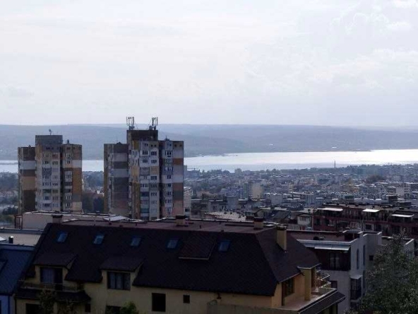 Двустаен апартамент в Варна, Възраждане 3 - 62 кв.м за 1694 €/кв.м - Снимка #1