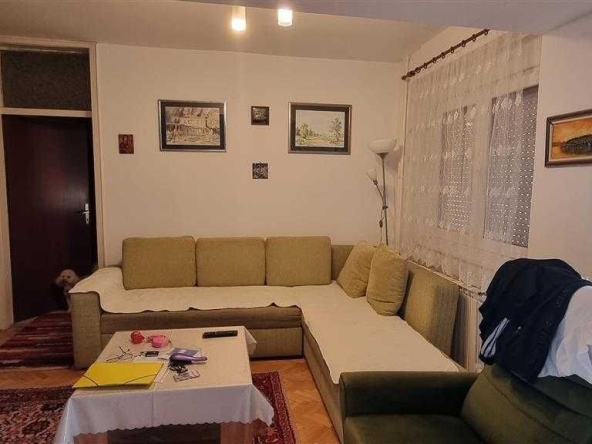 Дава се под наем Тристаен апартамент в Пловдив, Въстанически - 86 кв.м за 362.1 € - Снимка #1