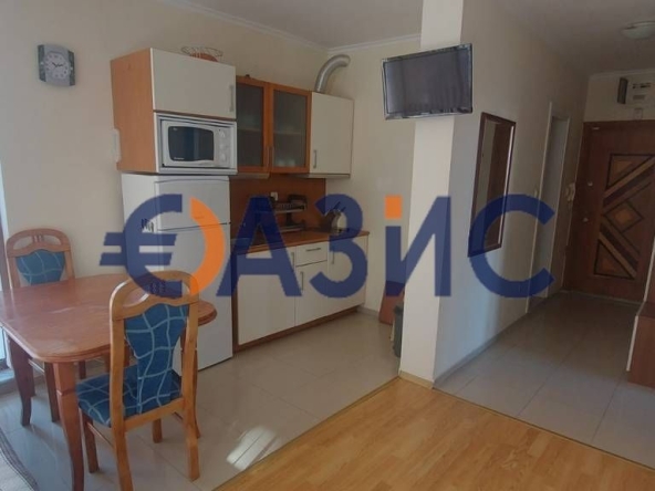 Тристаен апартамент в к.к. Слънчев бряг - 67 кв.м за 1120 €/кв.м - Снимка #1