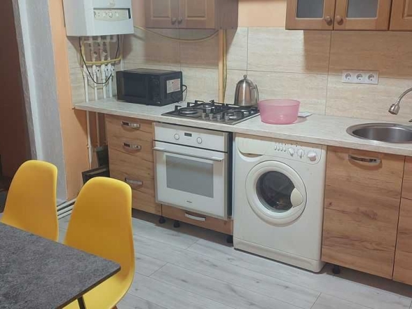 Дава се под наем Етаж от къща в София, Горна баня - 65 кв.м за 300 € - Снимка #1