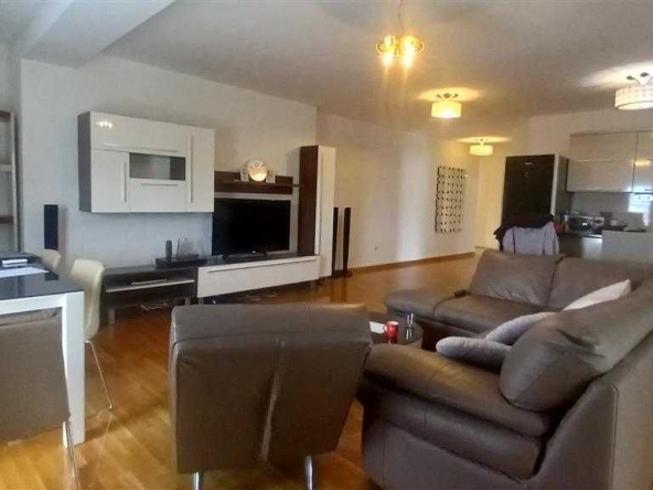 Дава се под наем Двустаен апартамент в Бургас, Лазур - 53 кв.м за 219.3 € - Снимка #1